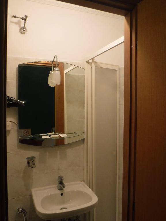 Ares Rooms Róma Szoba fotó