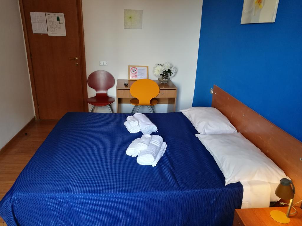 Ares Rooms Róma Szoba fotó